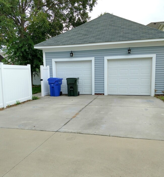 Building Photo - 1230 Booth St