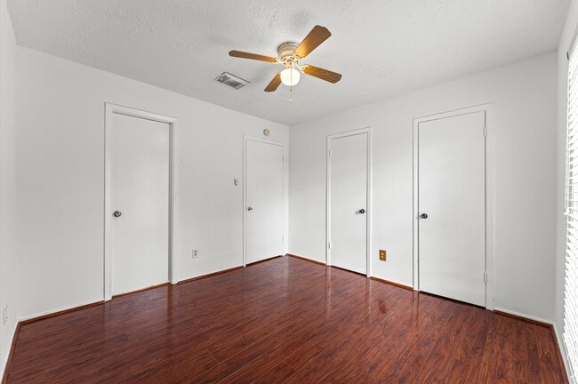 Building Photo - 1502 Ashmore Dr