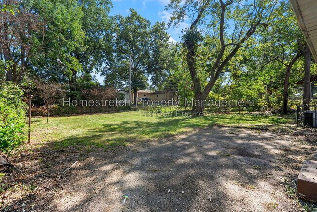 Building Photo - 10512 Earl Dr