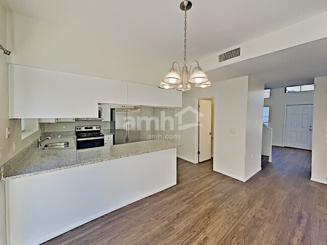 Building Photo - 1345 N Brittany Ln