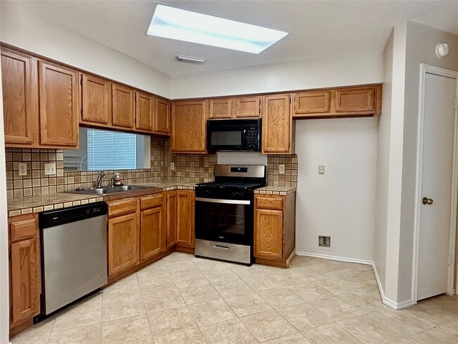 Building Photo - 11810 Stone Bridge Dr