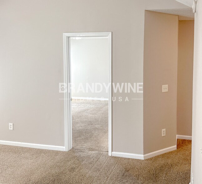 Building Photo - 5389 Sand Bar Ln