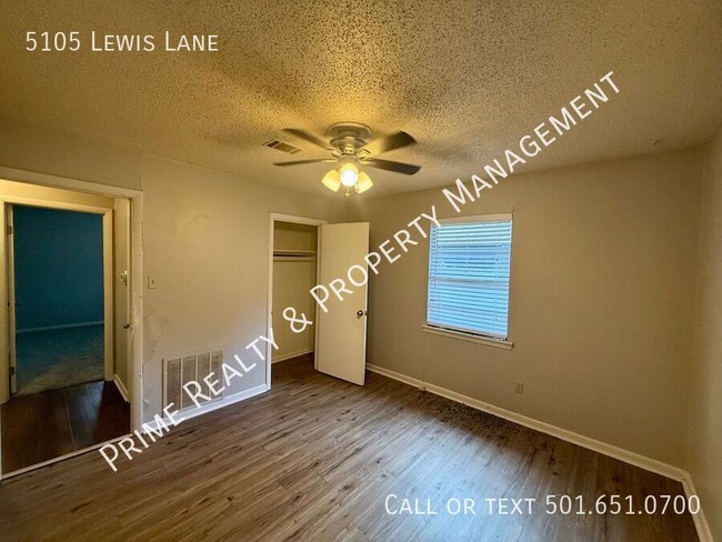 Building Photo - 5105 Lewis Ln