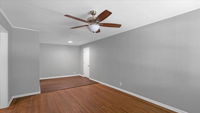 Building Photo - $500 off first months rent