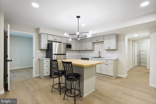 Building Photo - 7029 Clifton Knoll Ct