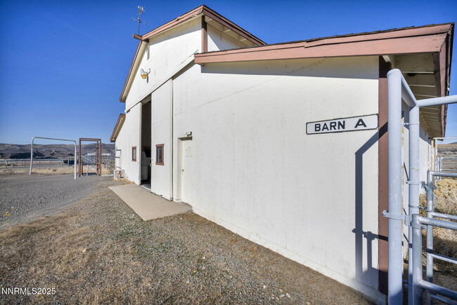 Building Photo - 430 Calle De La Plata