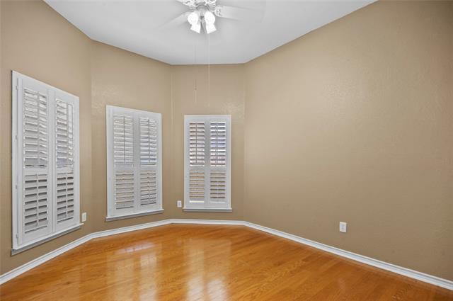 Building Photo - 8108 Twin Oaks Dr