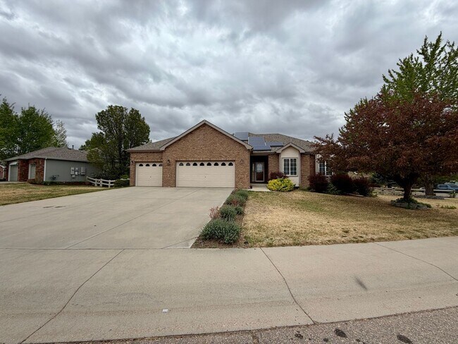 Building Photo - 625 Red Tail Dr
