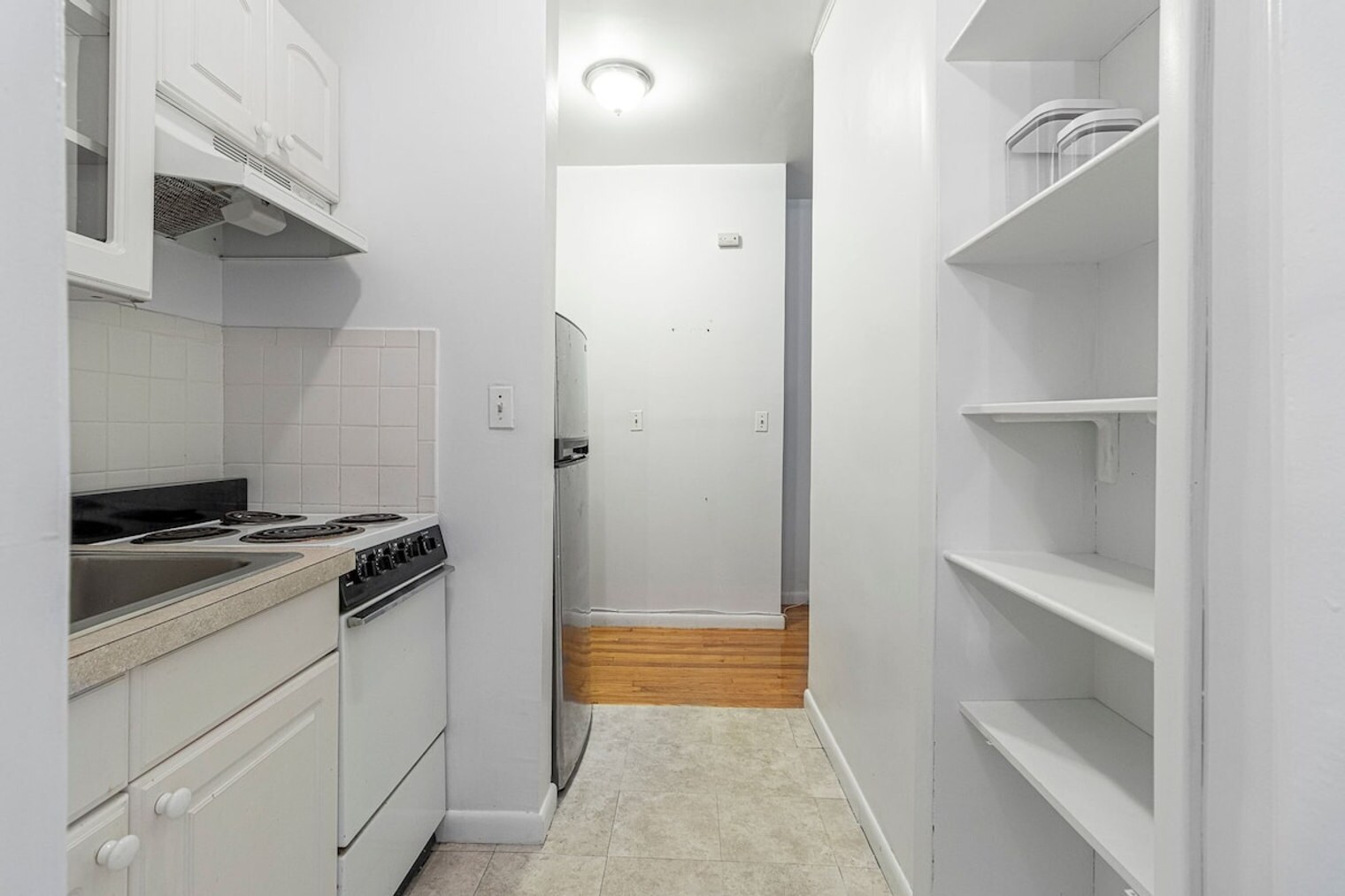 Building Photo - 335 E 94th St