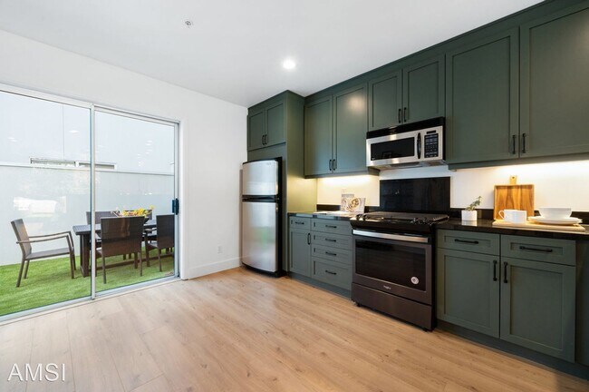 Building Photo - 1 br, 1.5 bath House - 350 Alabama #2