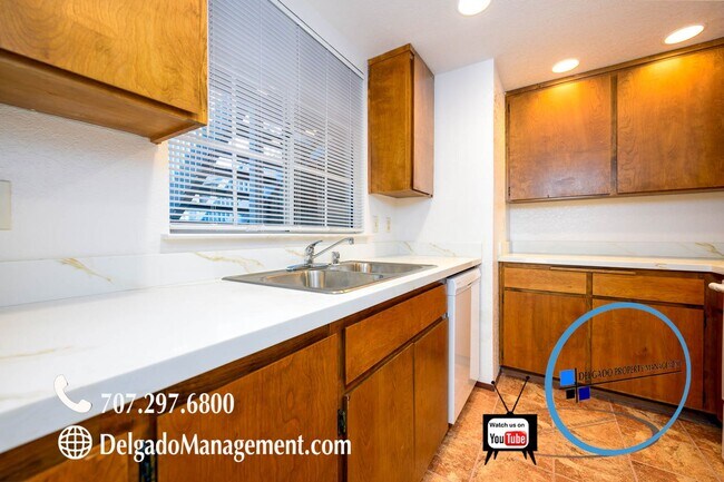 Building Photo - Benicia Large 2 Bedroom condo