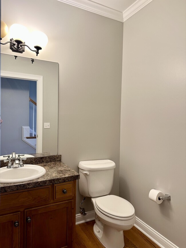 Building Photo - 114 W Green St