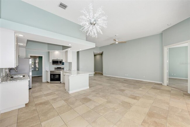 Building Photo - 13465 Bastiano St