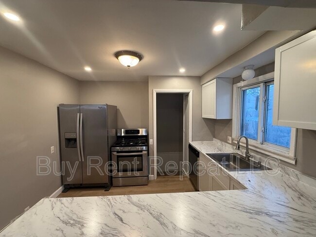 Building Photo - 22847 Panama Ave