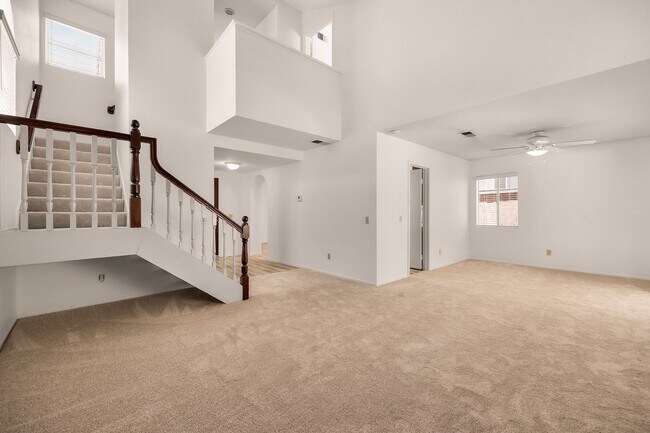 Building Photo - 12030 Via Felicia
