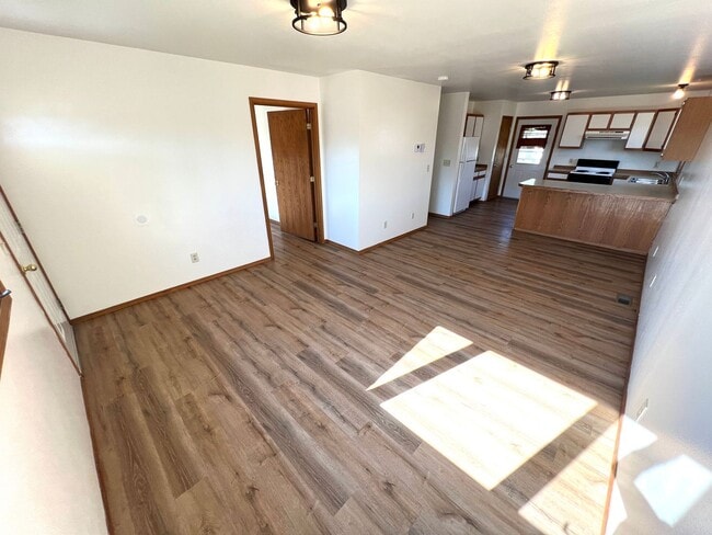 Building Photo - Pet Friendly 2 Bed 1 Bath Single Family Ho...