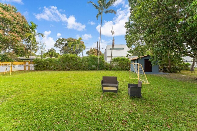 Building Photo - 149 Fern Way