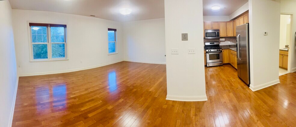 Building Photo - 391 Pleasant St