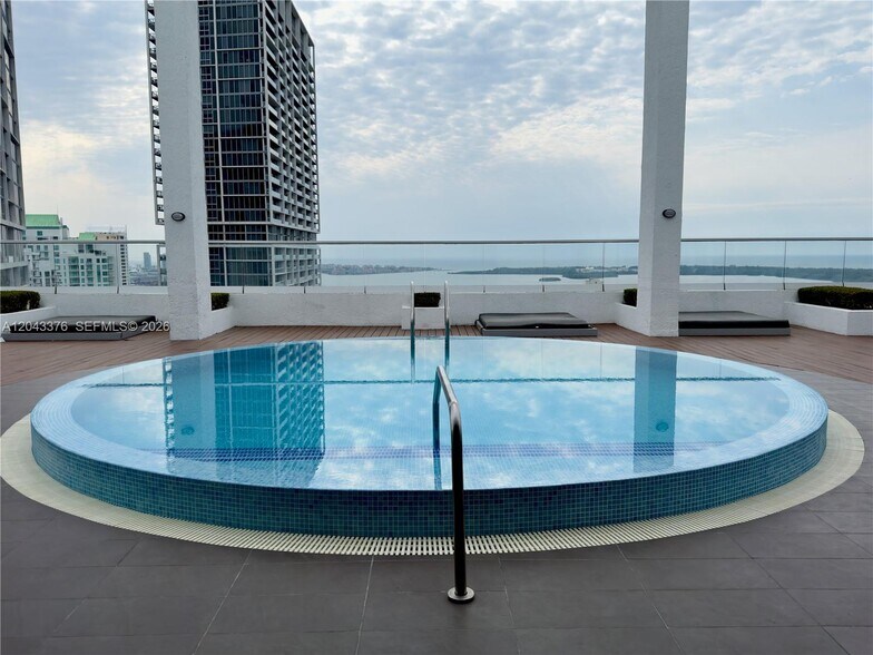 Building Photo - 500 Brickell Ave