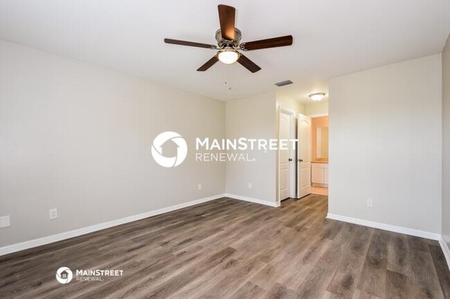 Building Photo - 2405 NW Juanita Pl