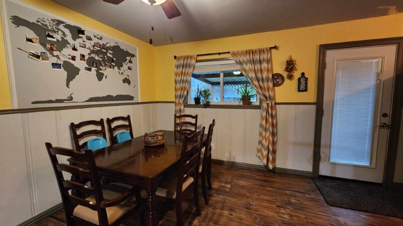 Building Photo - 906 Penrod Dr