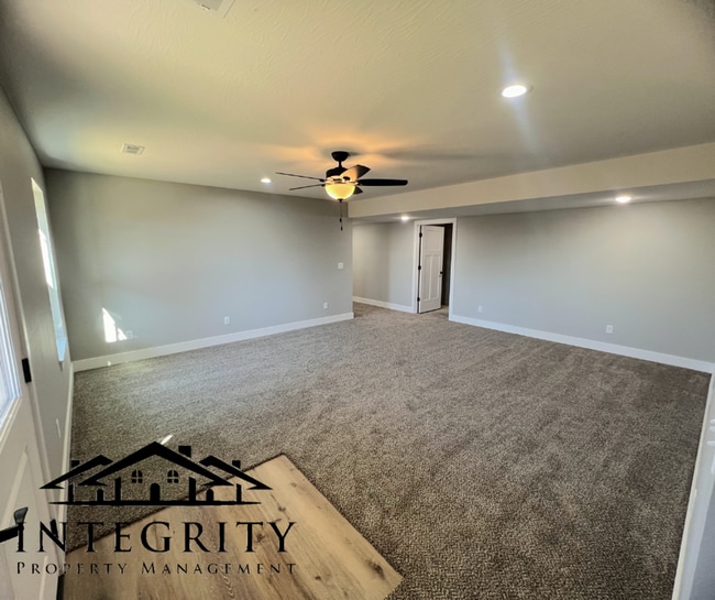 Building Photo - Newly Built Modern Style Single Family Home!