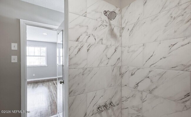 Building Photo - 2819 Oak St