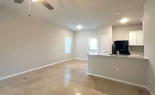 Building Photo - 7926 Dial Ike Dr