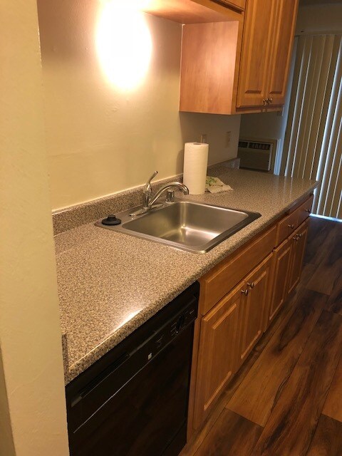 Kitchen1 - 3515 Chestnut Ave