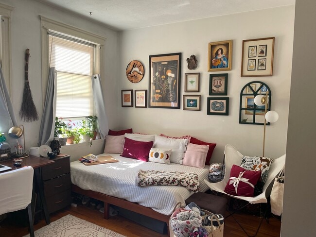 Building Photo - 15 Colborne Rd