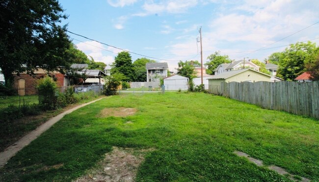 Building Photo - 3007 Moss Side Ave