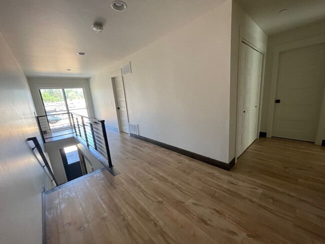Building Photo - Whitefish townhouse for rent! 3 bed 2.5 ba...