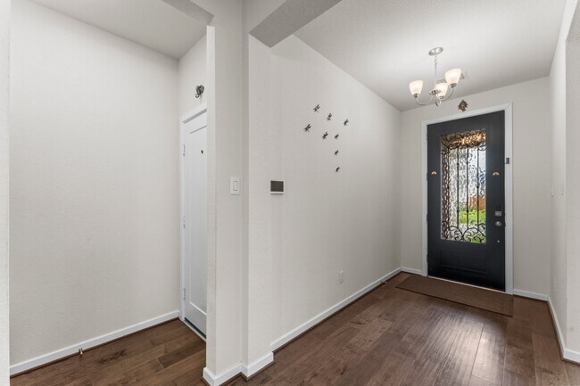 Building Photo - 3850 Chapman Bluff Dr