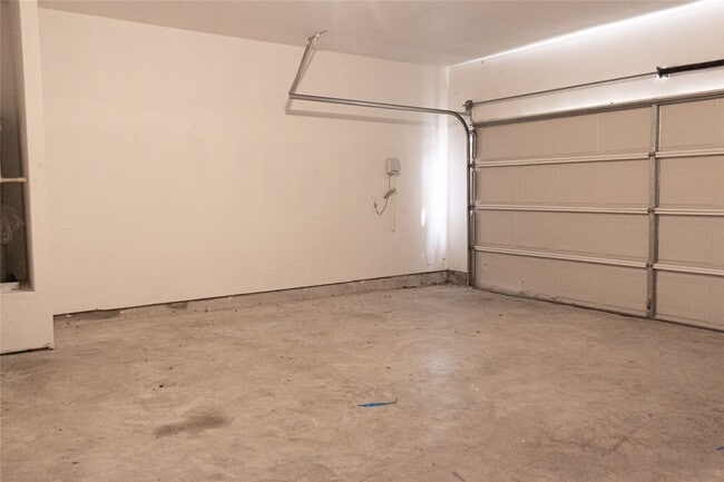 Building Photo - 14511 Sweet Cherry Dr