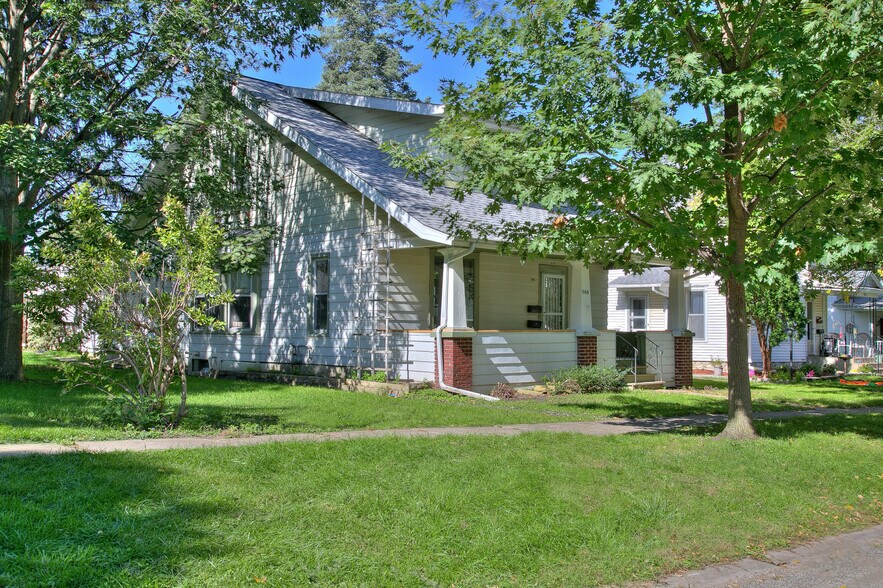 Building Photo - 944 14th St