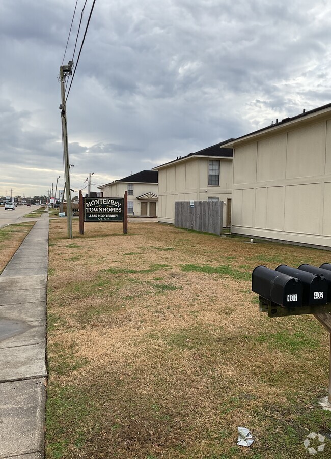 Building Photo - Monterrey Townhomes (MM)