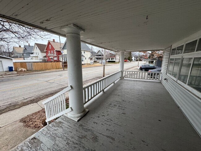 Building Photo - 12611 Franklin Blvd