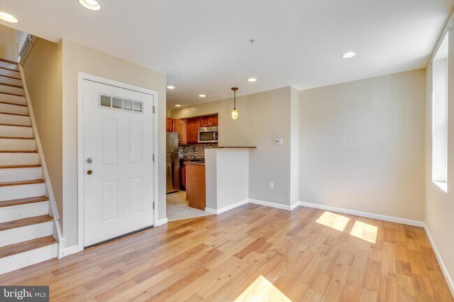 Primary Photo - 662 N 33rd St