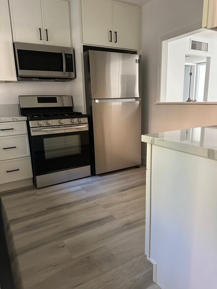 Building Photo - 18350 Hatteras St