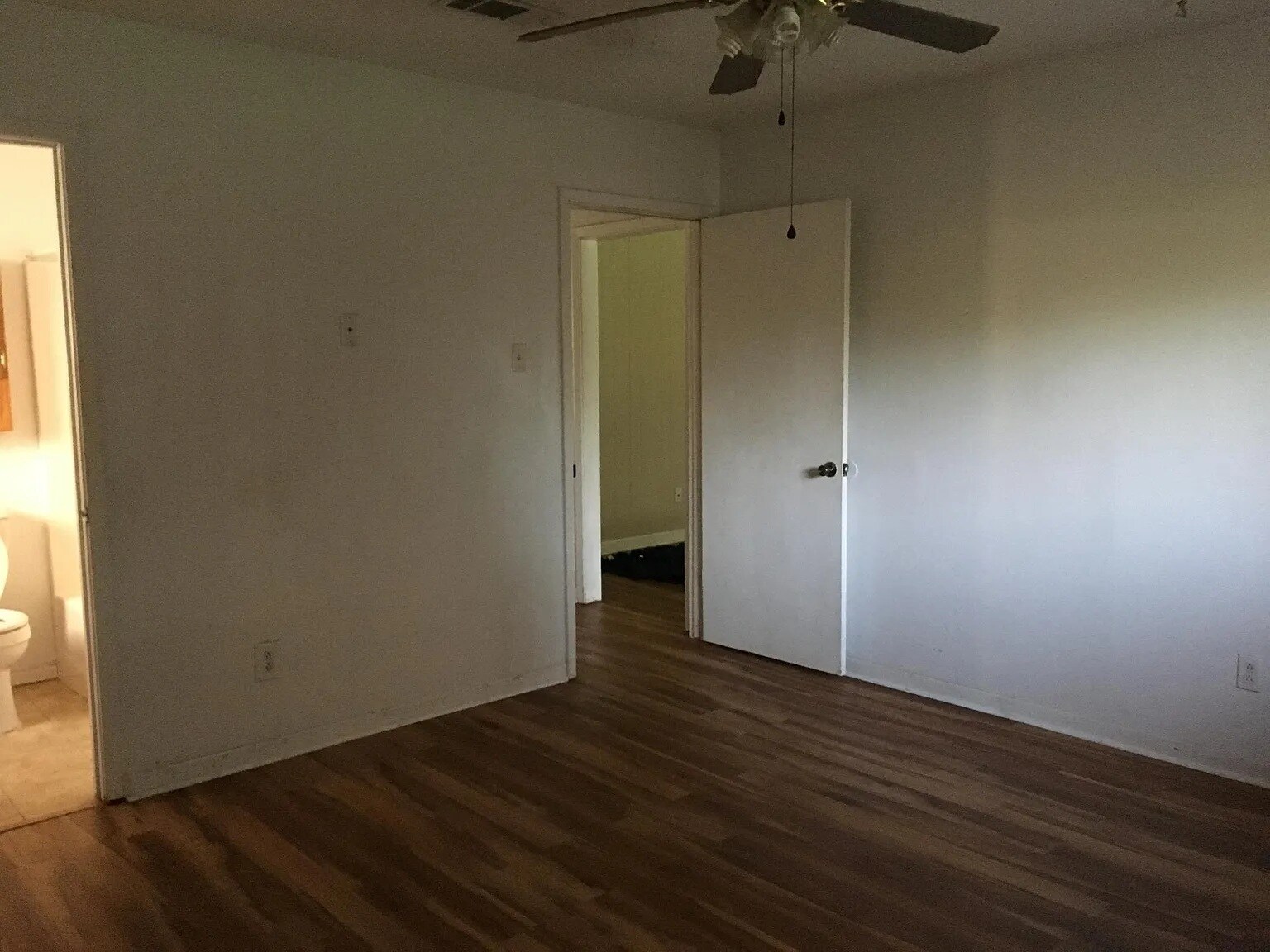 masterbedroom towards hall - 10980 Forest Gln