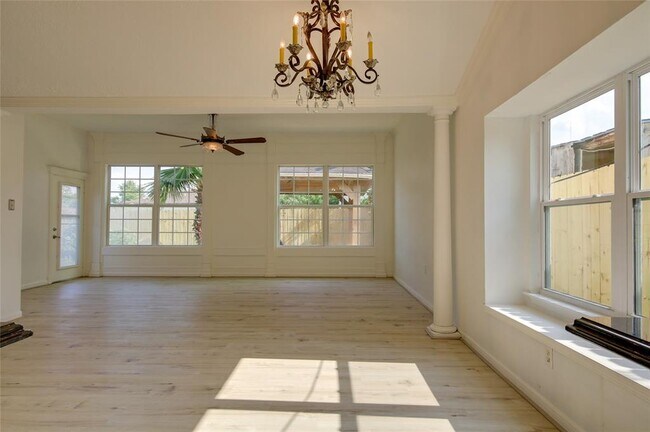 Building Photo - 15803 Pryor Dr