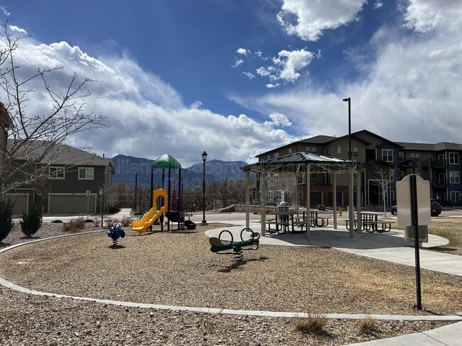 Building Photo - 2057 Birmingham Loop