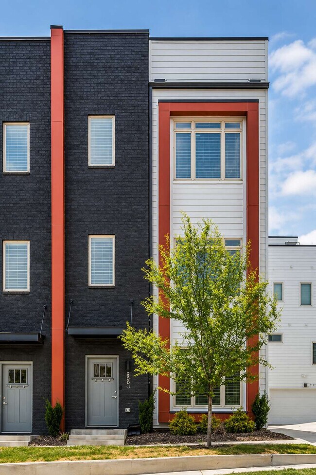 Building Photo - 968 Youngs Ln