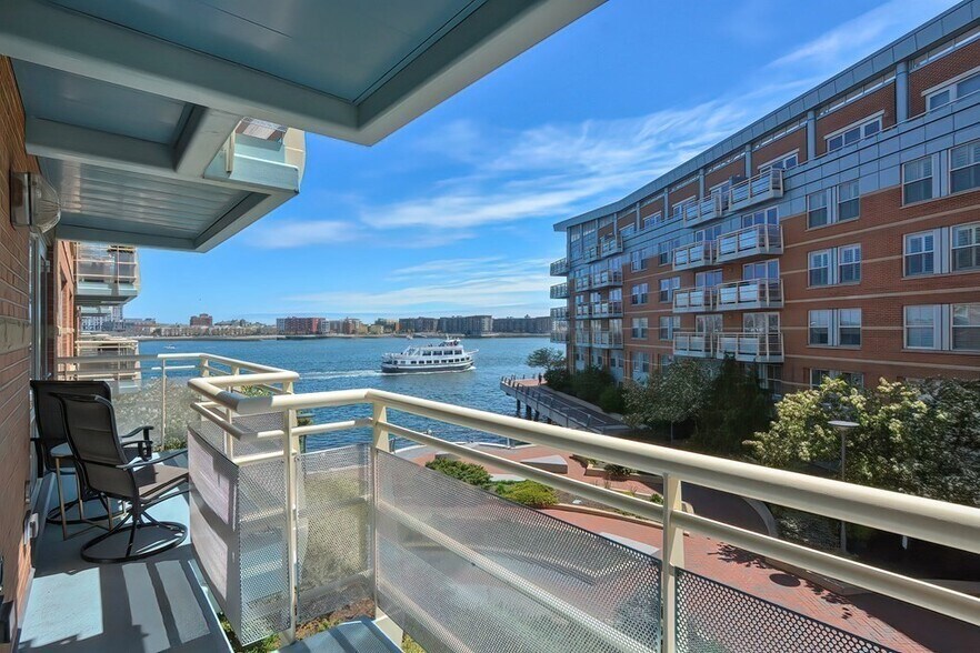 Building Photo - 3 Battery Wharf