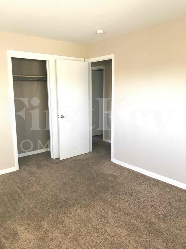 Building Photo - 752 W Hawley St