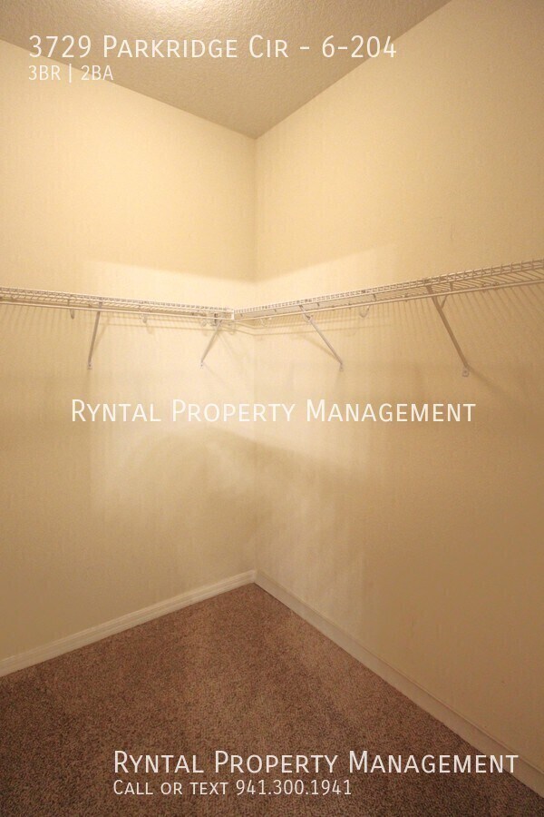 Building Photo - 3729 Parkridge Cir