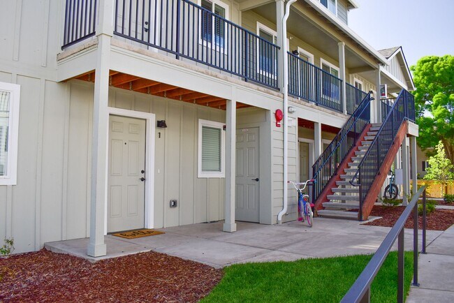 Building Photo - 1995 Sky Park Dr