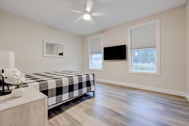 Building Photo - 9 Bouchard Ct