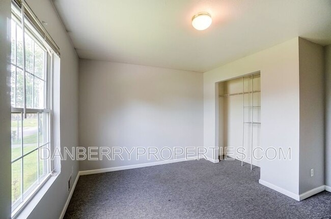 Building Photo - 4211 S Terrace View St