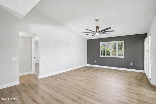 Building Photo - 12839 W Blue Bonnet Dr